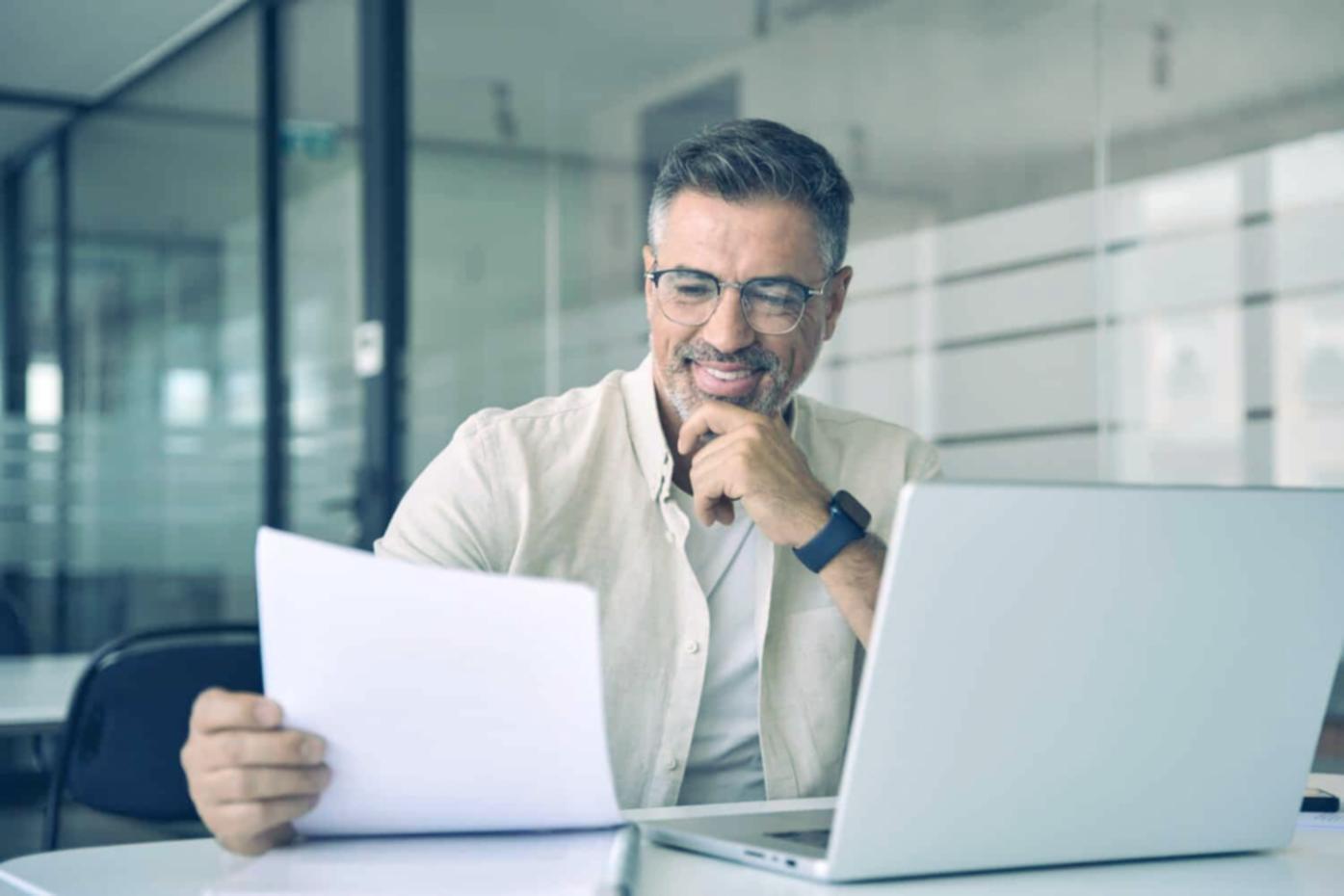 Datos financieros organizados en pantalla